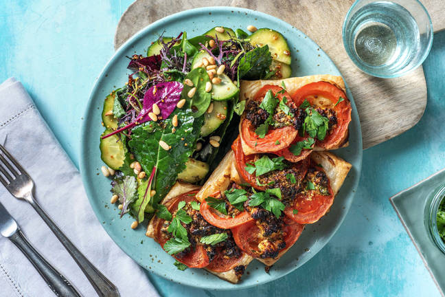 Tartelettes mit Tomate und Hirtenkäse