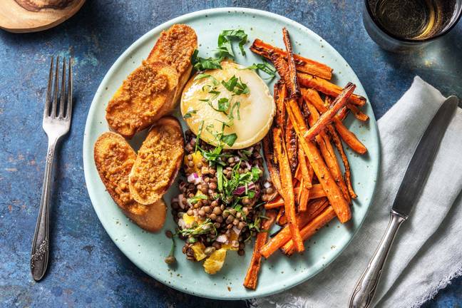 Linzensalade met geitenkaas, sinaasappel en kappertjes
