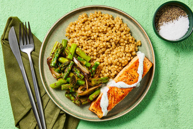 Salmon with Dilly Crème Fraîche & Asparagus