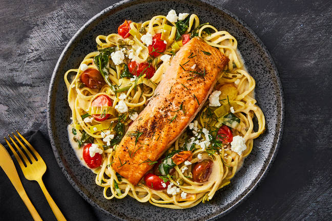 SuperQuick Salmon-and-Goat Cheese Linguine