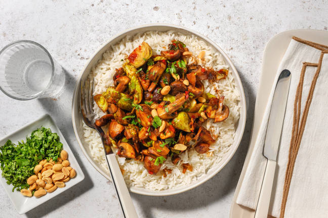 Umami Stir-Fry mit Pilzen und Rosenkohl