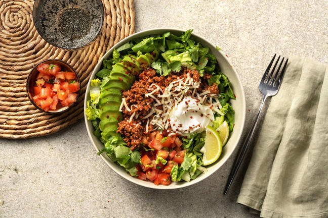 Keto-Bowl mit Chipotle-Hackfleisch