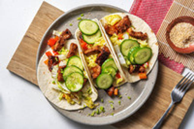 Mini-tortilla's met varkenshaaspuntjes