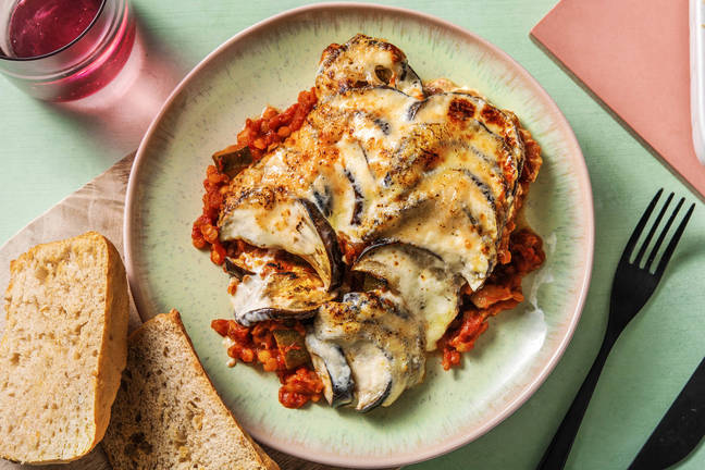 Vegetarische moussaka met knoflookbrood