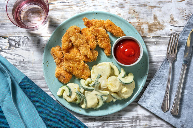 Hausgemachte Fischstäbchen mit Ketchup