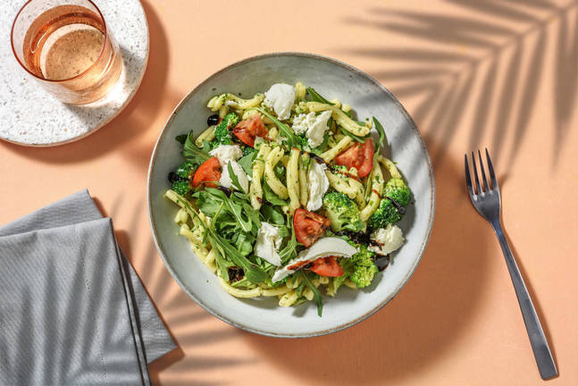 Pastasalat mit Kräuter-Dressing