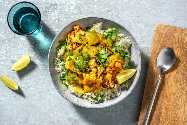 Kaeng Phet Phak: curry rojo con coliflor asada