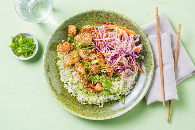 Gebakken kip in sticky sesam-sojasaus