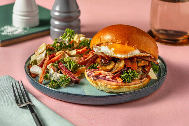 Snabb ägg- och baconsandwich