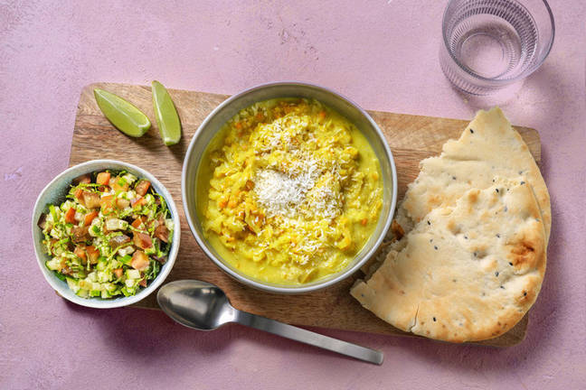 Dahl et naan accompagnés d'une salsa