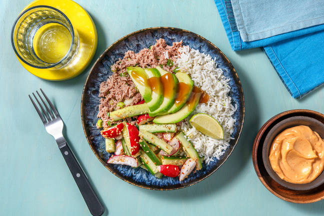 Korea Tuna Bowl mit Avocado auf Limettenreis