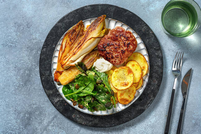 Hamburger met gekaramelliseerde witlof