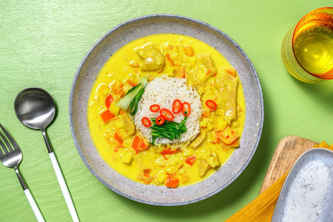 Curry met plantaardige kipstukjes en paksoi
