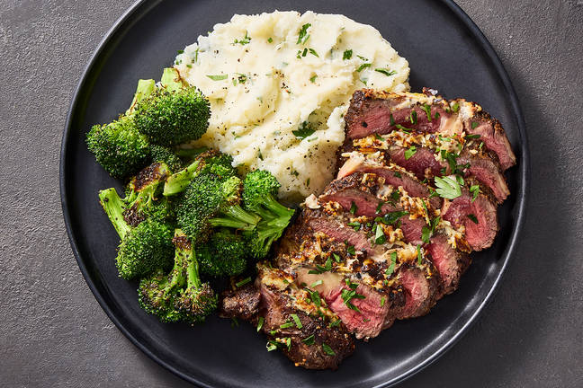 Steak de faux-filet en croûte de moutarde et de parmesan