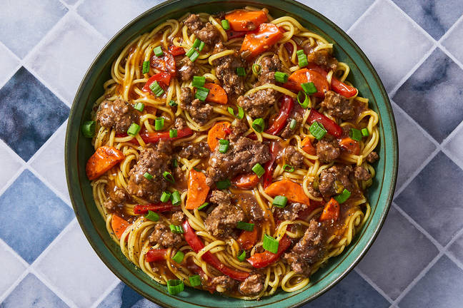 Tout-en-un : Nouilles au bœuf à la mongole