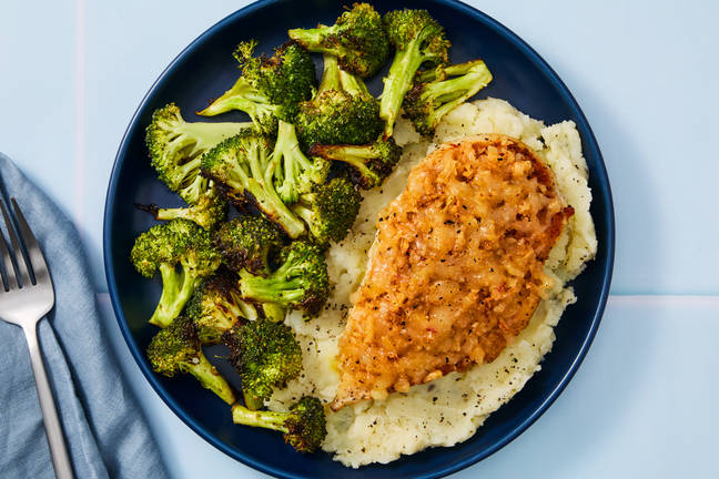 Crispy Onion & Pepper Jack–Crusted Chicken