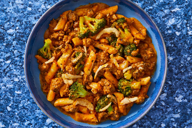 Low-Lift Beef Curry with Broccoli & Rice Cakes