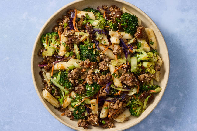 Low-Lift One-Pan Ginger Beef & Broccoli Stir-Fry