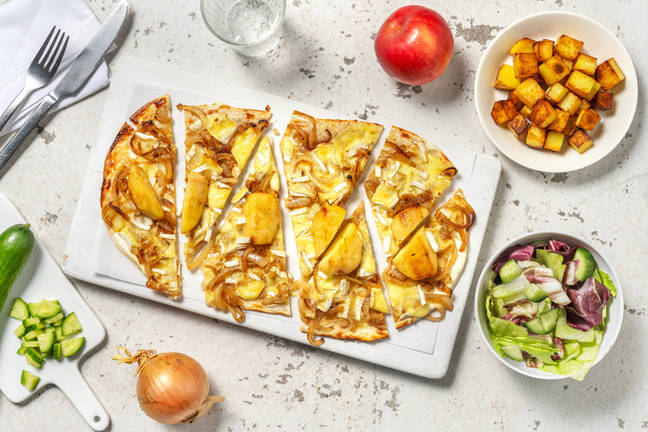 Flammkuchen met appel en taleggio