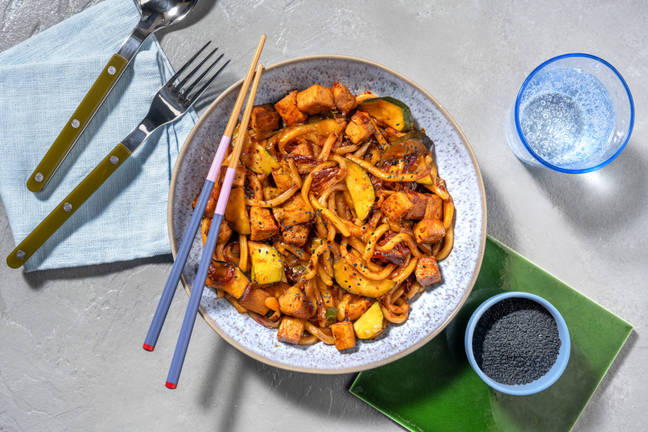 Noodles rápidos con tofu marinado y verduritas