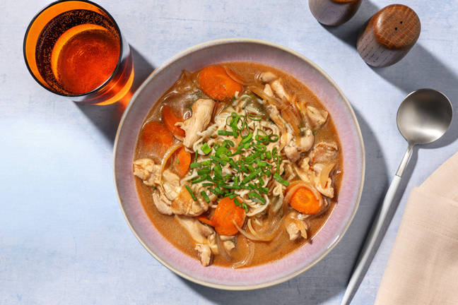 Ji tang - zuppa cinese di pollo e noodles