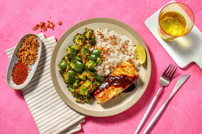 Paneret hvid fisk og teriyakisauce