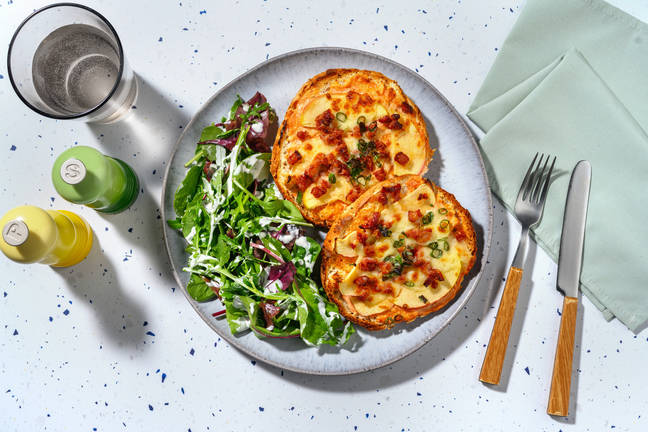 Fladenbrotpizza mit Chorizo und Apfelscheiben