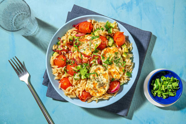 Orzosalade met sweet & sticky grillkaas