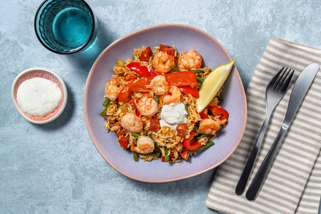 Paella-Reispfanne mit Chorizo und Garnelen