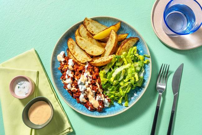 Veganer Kebab-Teller mit Räuchertofu