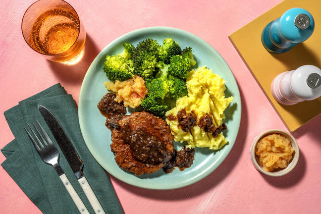 Vegane Boulette mit Pflaumensoße & Apfelkompott