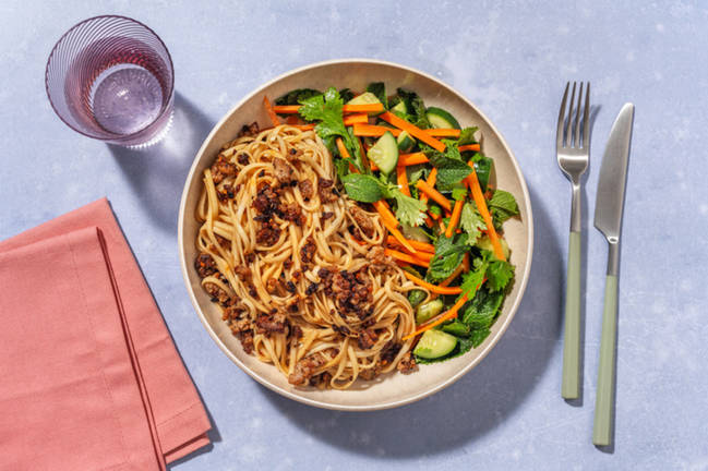 Snabba vietnamesiska udonnudlar och fläskfärs