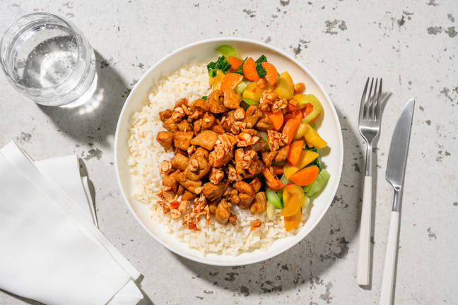 Poulet en sauce soja sucrée et cacahuètes au miel piquantes