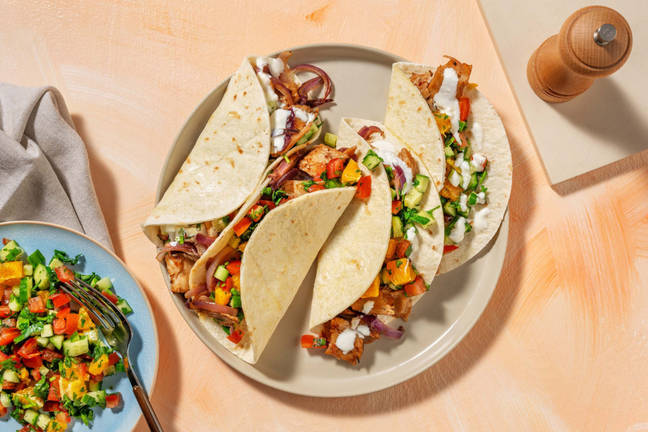 Tortillas med plantbaserade kycklingbitar och za'atar-smör