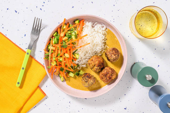 Pandestegte kødsboller i sataysauce