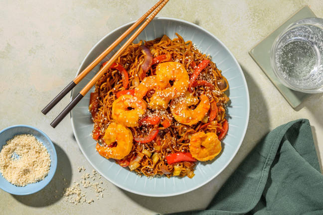 Noedels met mango-geglaceerde garnalen