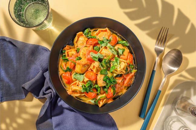 Ricotta-Spinat Tortellini in cremiger Soße