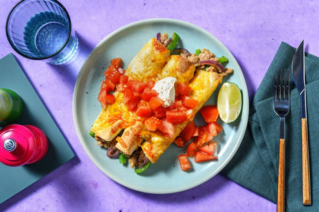 Enchiladas au fromage et au porc et sauce maison