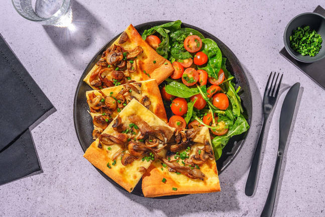 Pizza au mélange de champignons et aux truffes