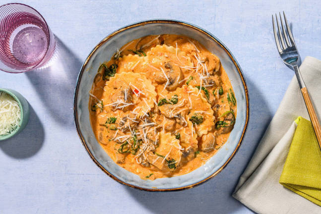 Raviolis à la courge super rapides en sauce crémeuse aux tomates séchées
