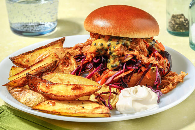 Pulled pork-burgare och passionsfruktsås