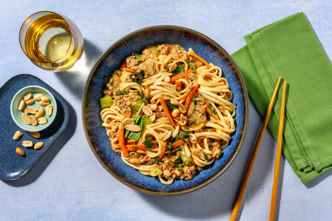 Rask asiatisk nudelbowl med kjøttdeig