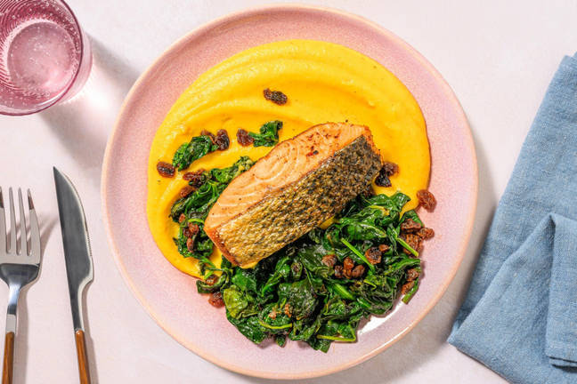 Salmone norvegese dorato e purè di carote