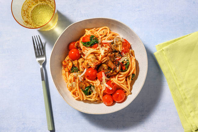 Spaghetti garnis de miettes de panko au fromage