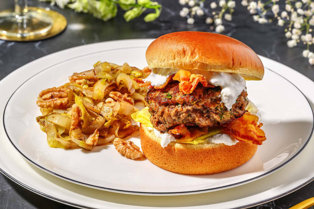 Hamburger extra di carne, bacon e burrata