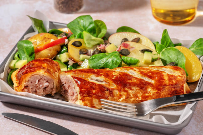 Zelfgemaakte saucijzenbroodjes met krieltjes