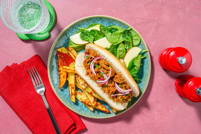 BBQ-glaseret pulled pork-hotdogs