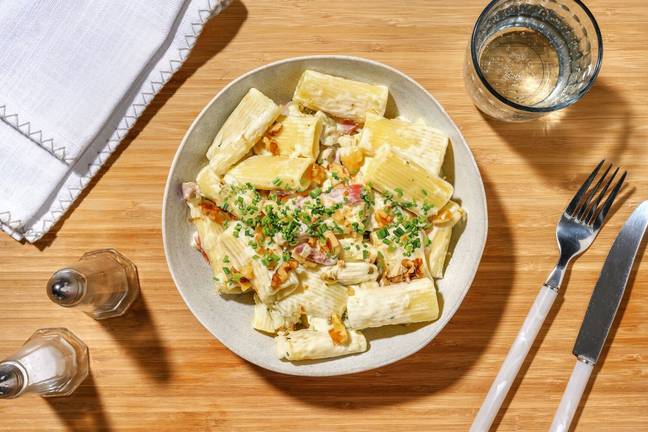 Rigatoni bacon, bleu & ciboulette