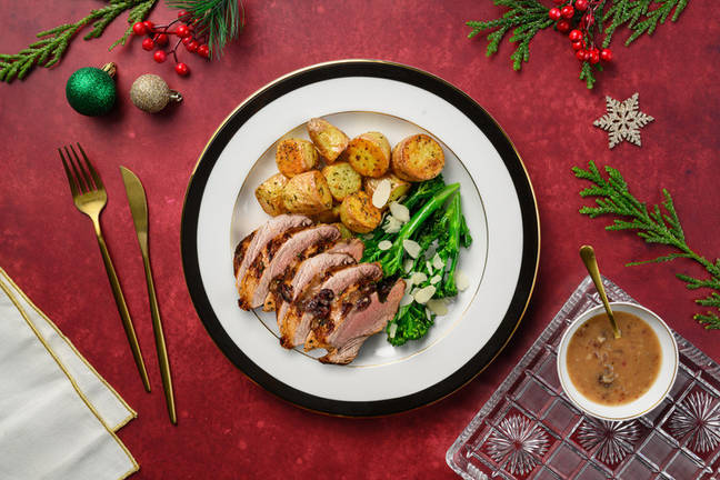 Dinde de Noël, gravy aux cranberries & amandes