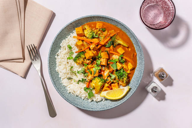 Erdnuss-Curry mit Chili-Tofu & Stir-Fry-Gemüse